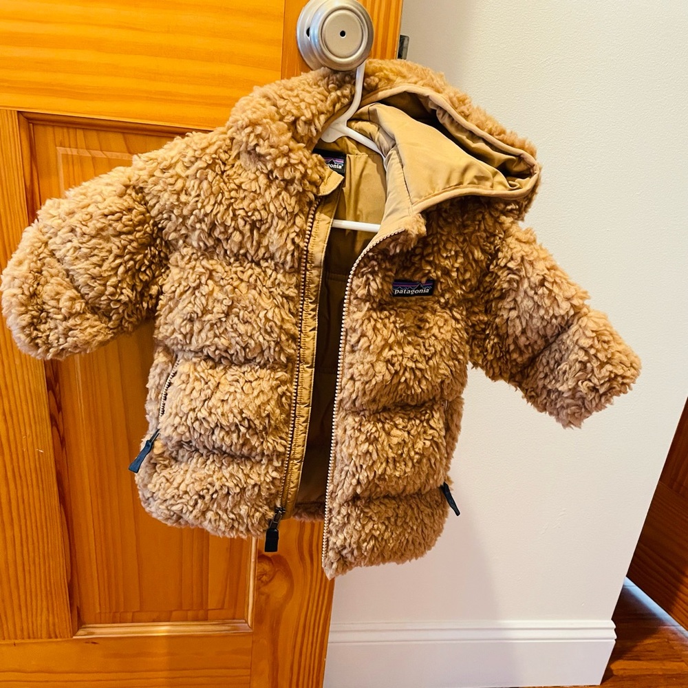 Patagonia baby recycled hi-loft parka, size 3-6 months, bearfoot tan